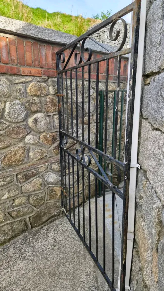 Side gate - Image 3