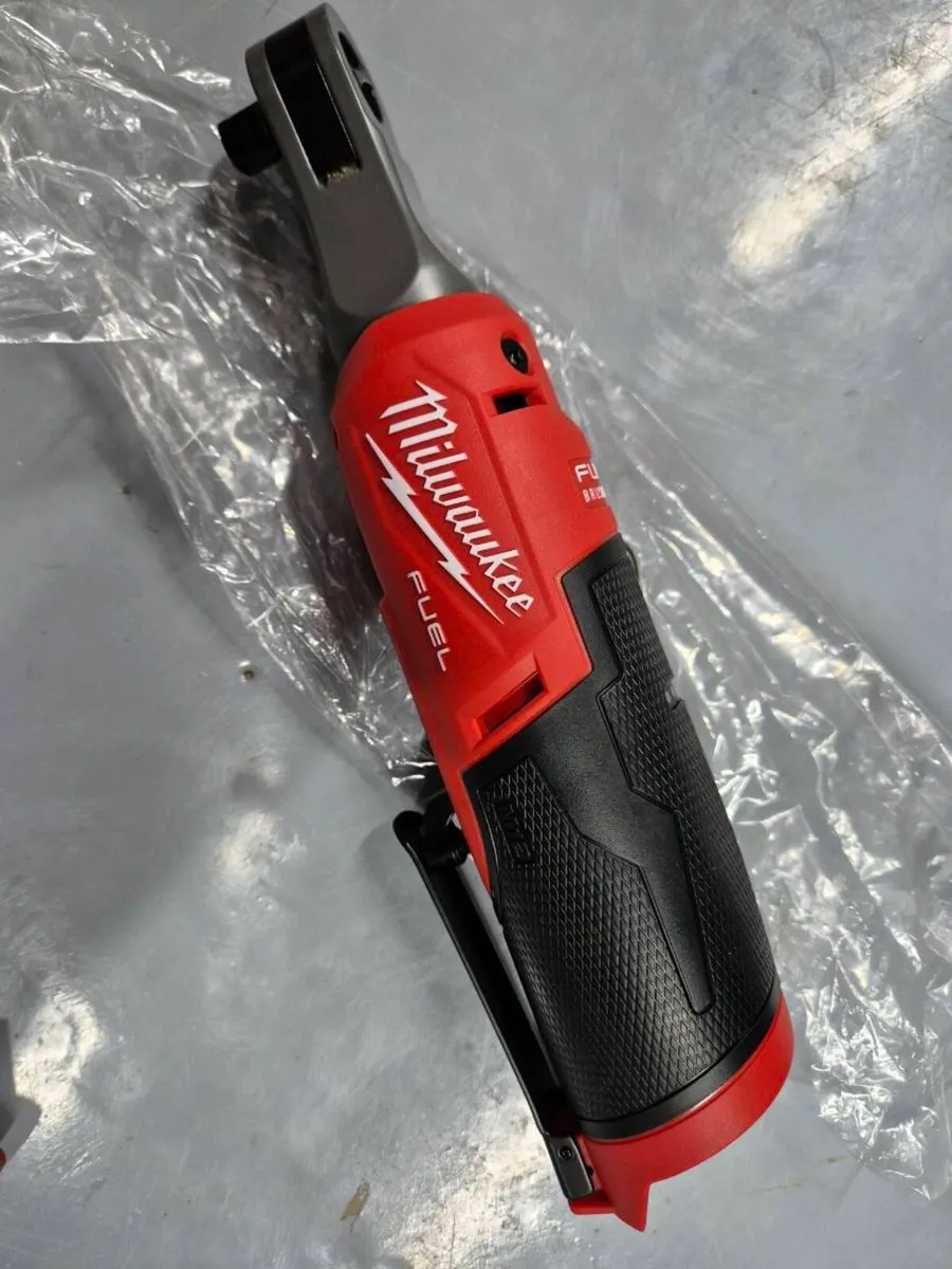 Milwaukee M12 Fuel 3/8' Ratchet Body - Image 1