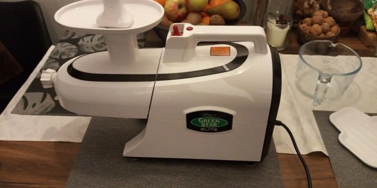 Green Star Juicer - Image 1