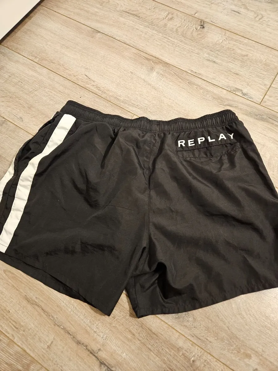 Replay short - Image 1