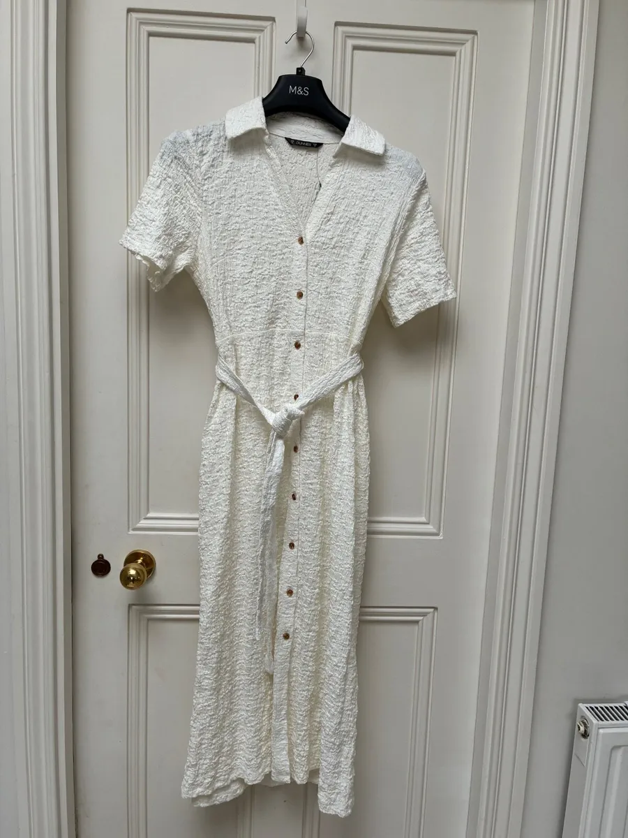 NEW Ladies White Textured Dress: M - Image 2