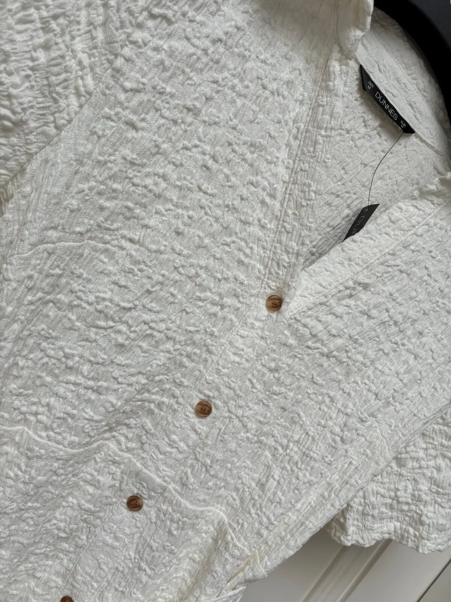 NEW Ladies White Textured Dress: M - Image 3