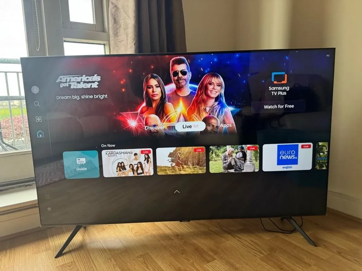 Samsung 4k hdr 55inch smart tv(one year old) - Image 1