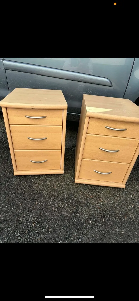 2 lockers €60 - Image 2