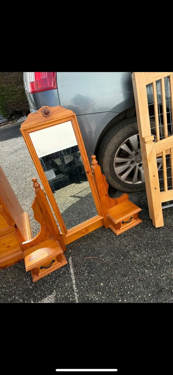 Wooden dressing table or desk - Image 2