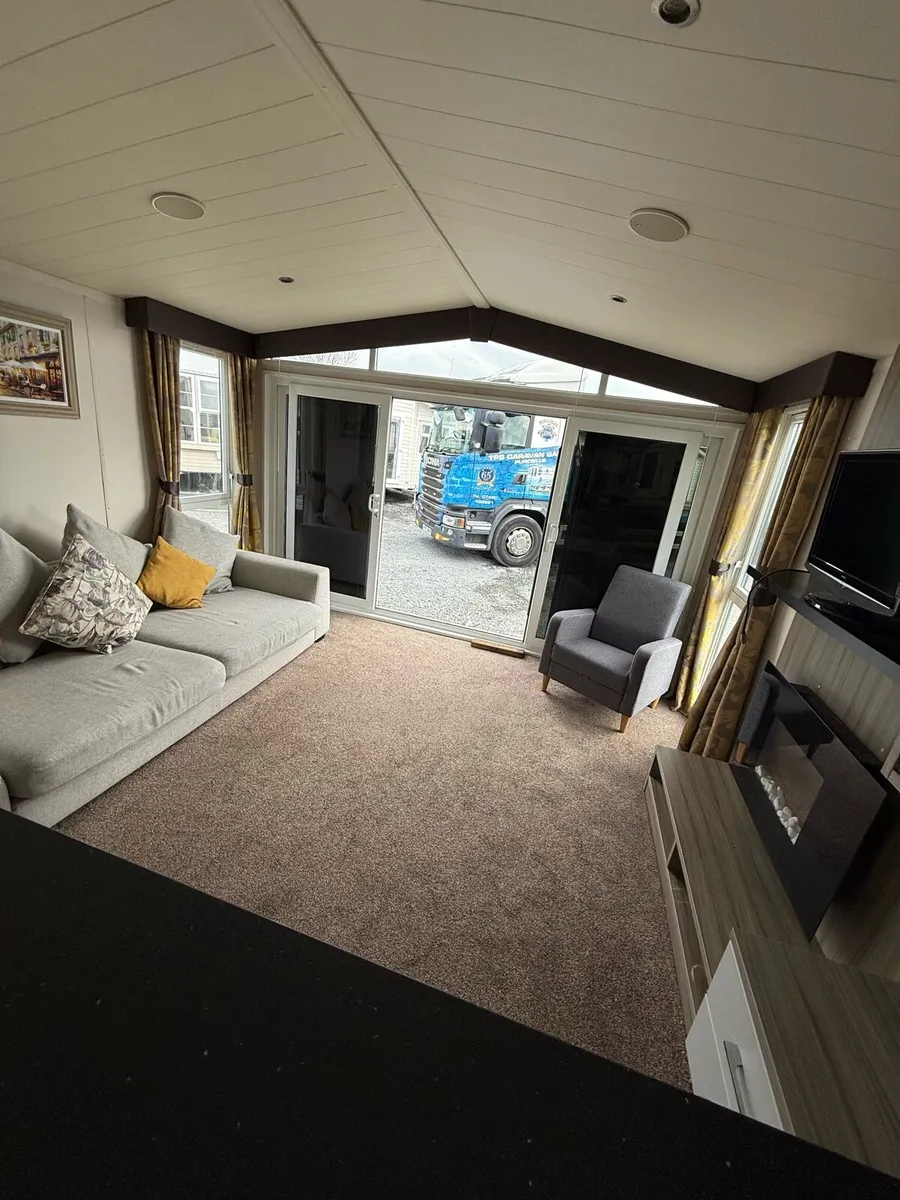 Swift Lodge 40-13.6 free delivery AtTPScaravan - Image 2