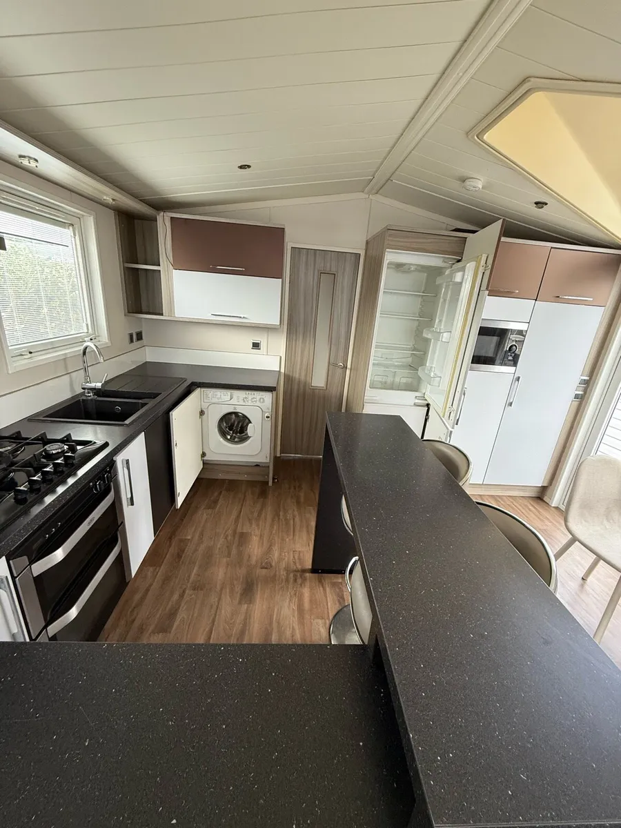 Swift Lodge 40-13.6 free delivery AtTPScaravan - Image 3