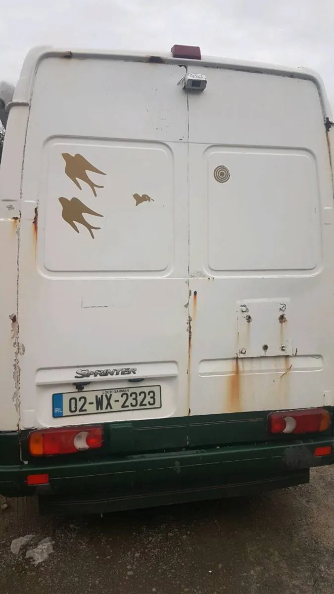 Mercedes camper - Image 2