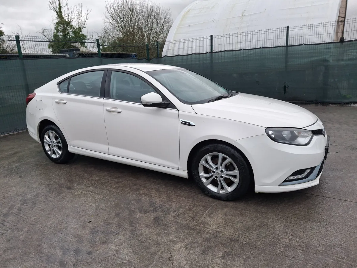 2015 MG 6  Light Damage - Image 1