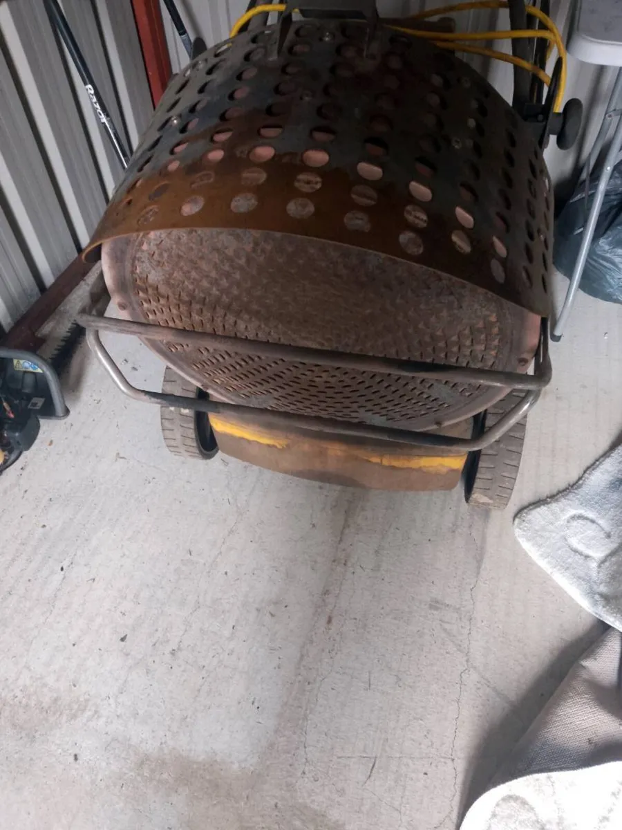 Space heater - Image 2