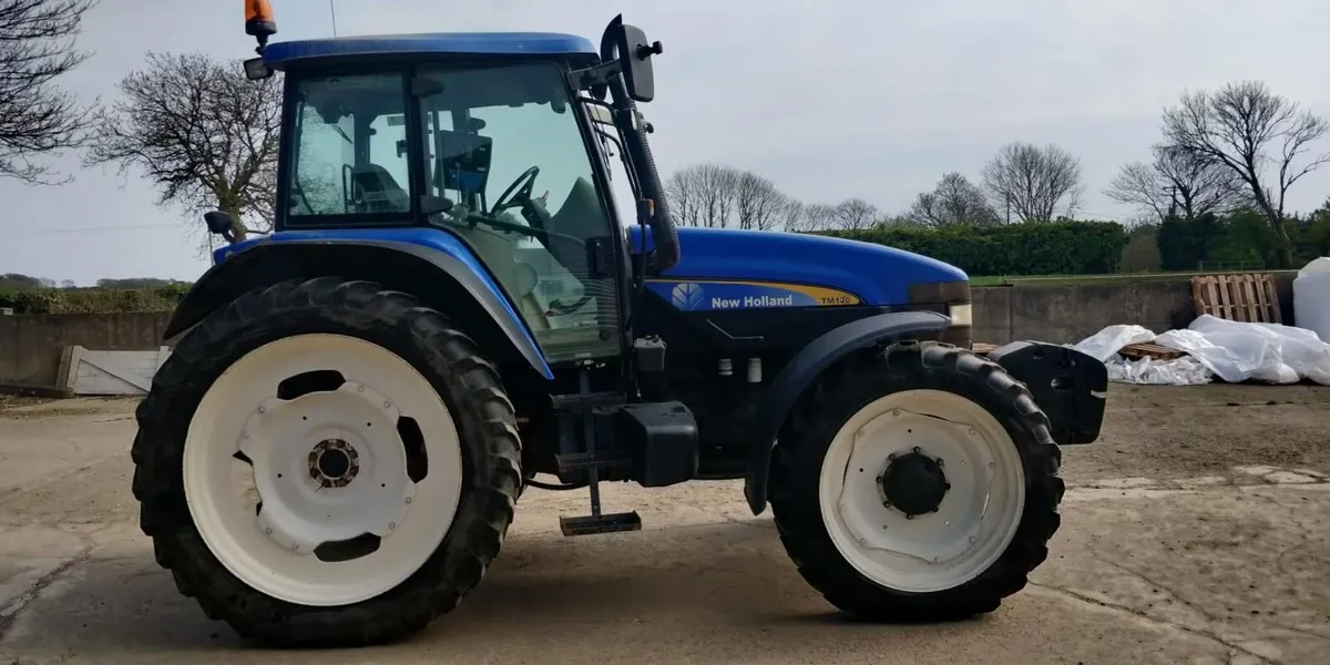 Row crop wheels - New Holland TM - Image 1
