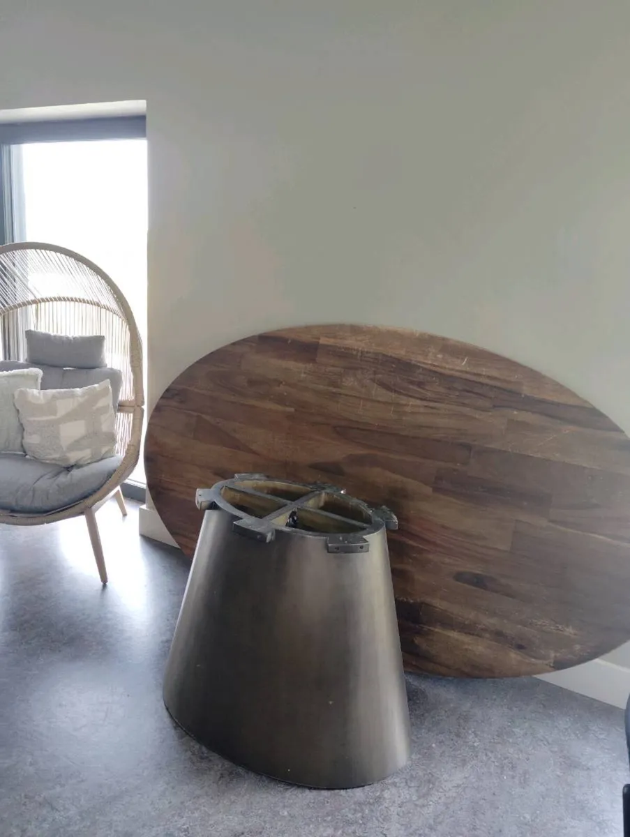Dining table - Image 2