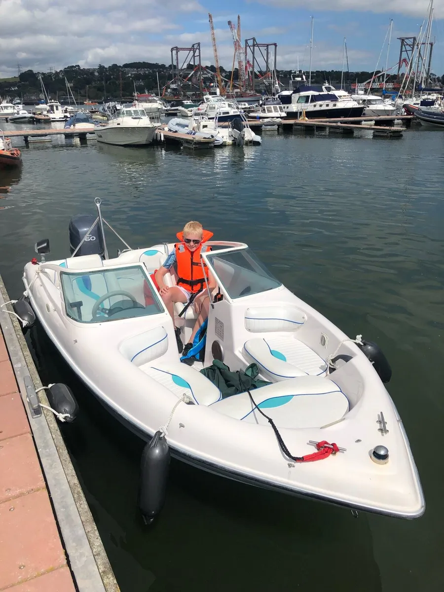 16ft Bowrider boat for sale - Image 1