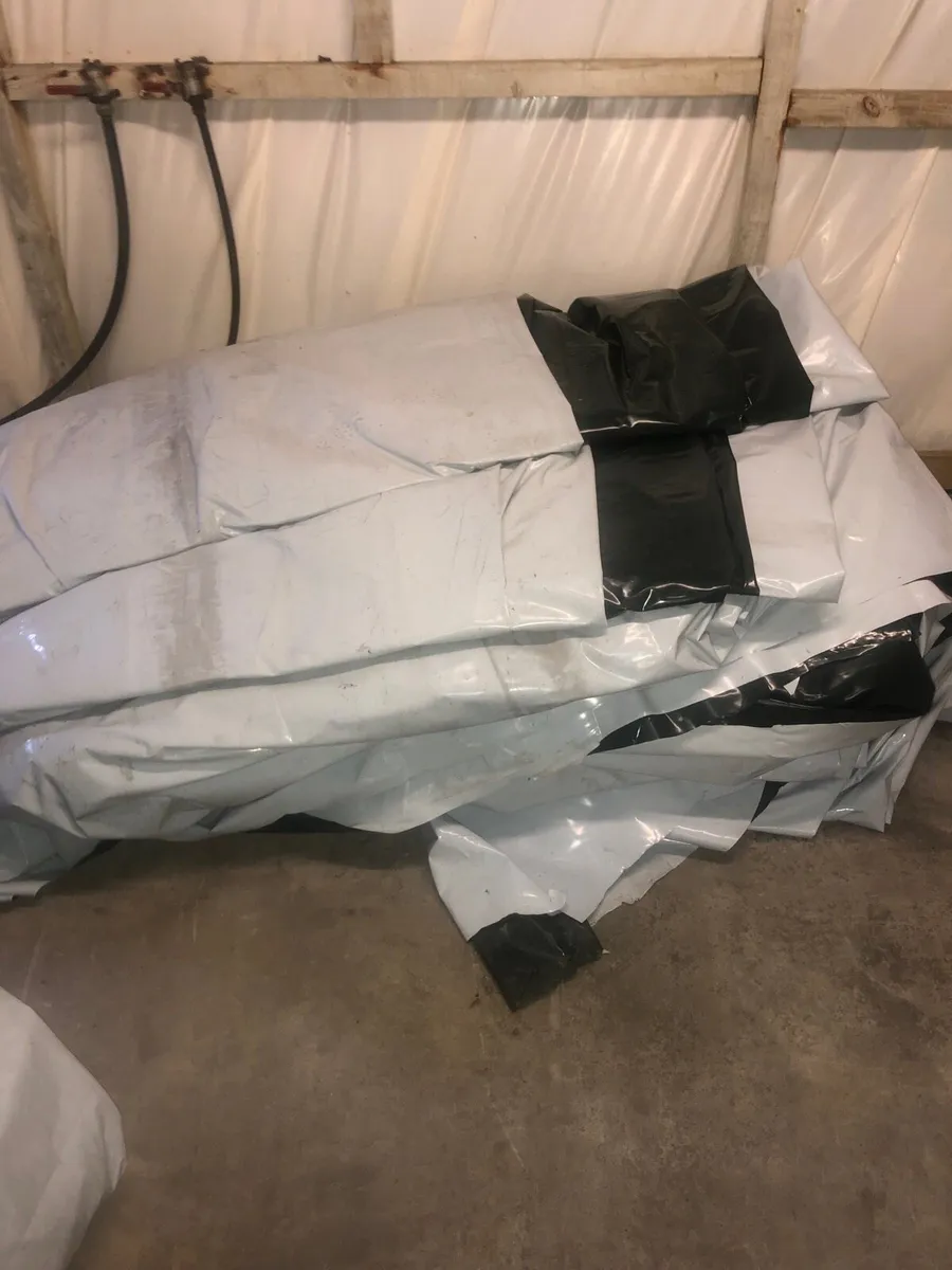 Plastic covers. - Image 4