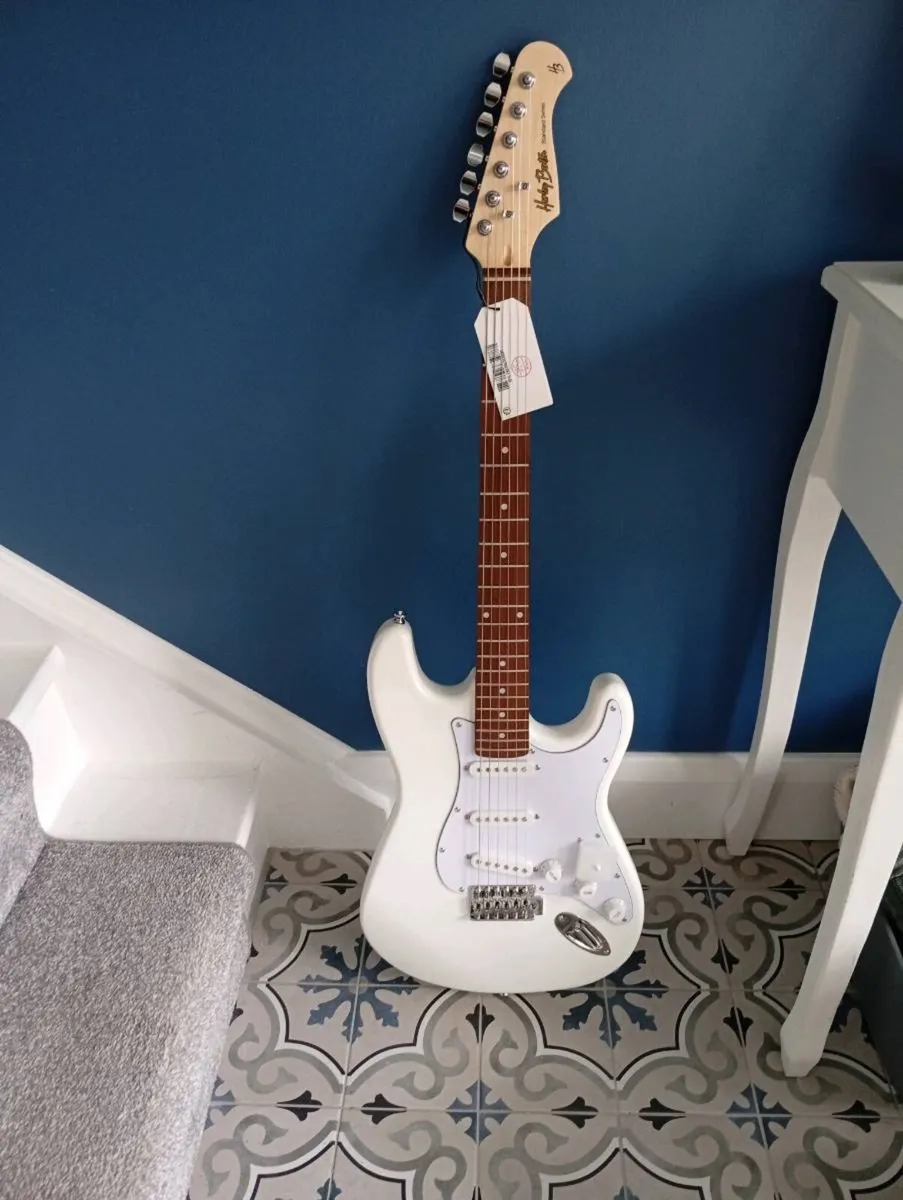 Electric Guitar - Image 1