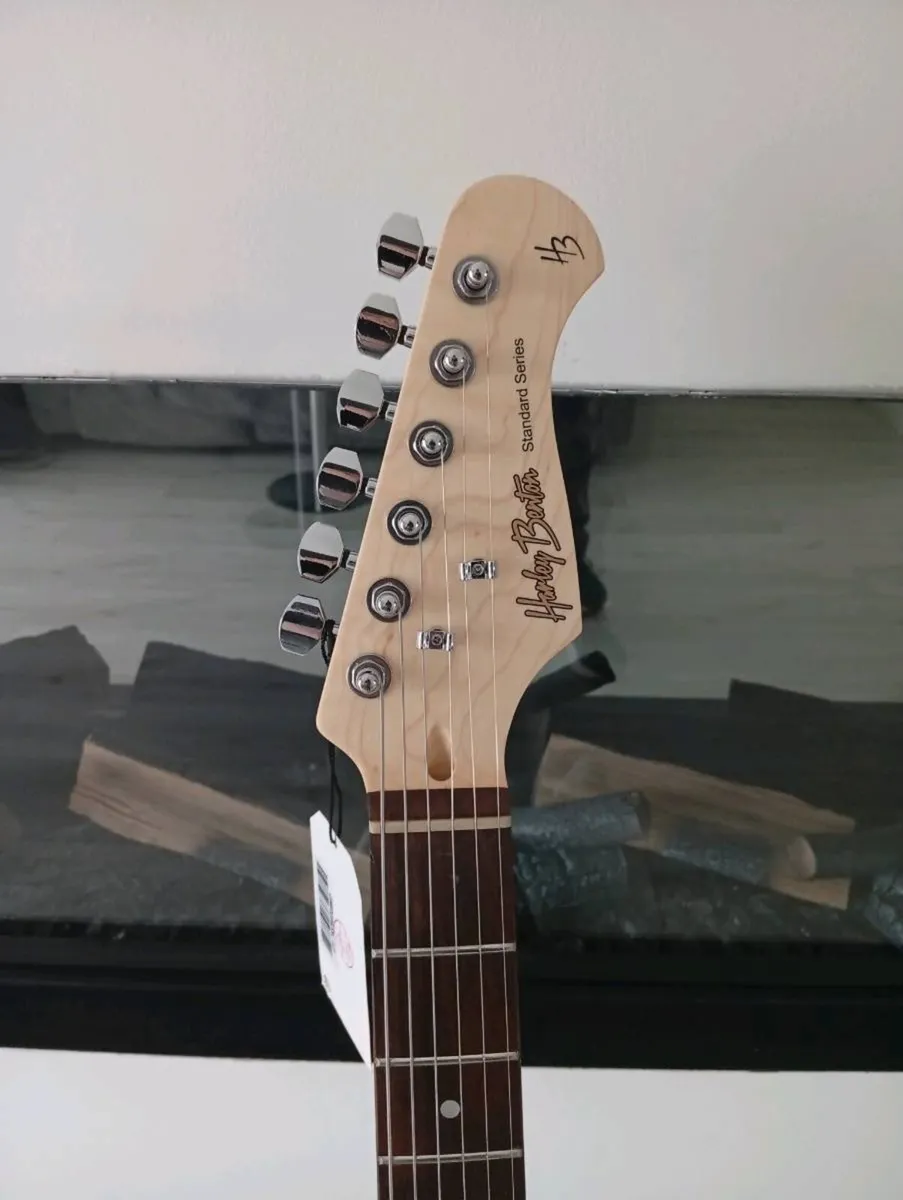 Electric Guitar - Image 4
