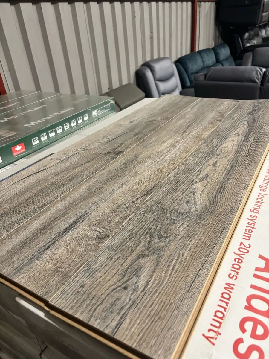 12mm Ac4 Rated Laminated Flooring Free Delivery - Image 3