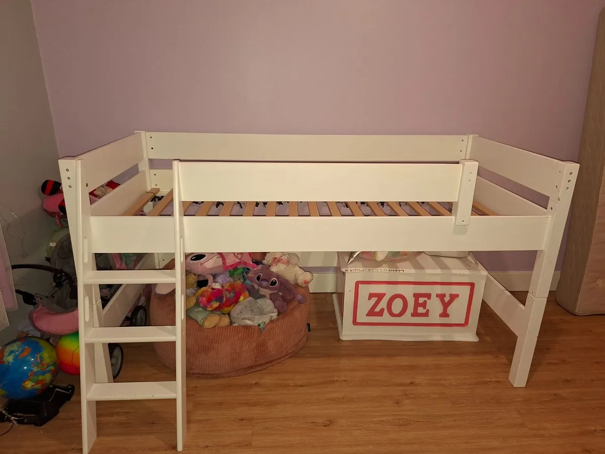 Kids mid rise sleeper bed - Image 1
