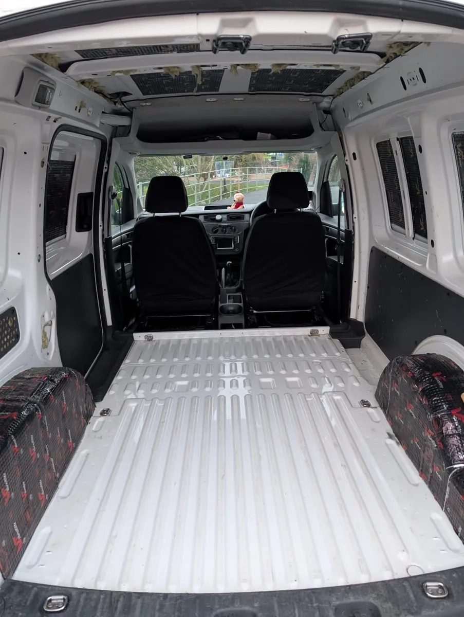 Volkswagen Caddy  - CVRT March 2027 - Image 3