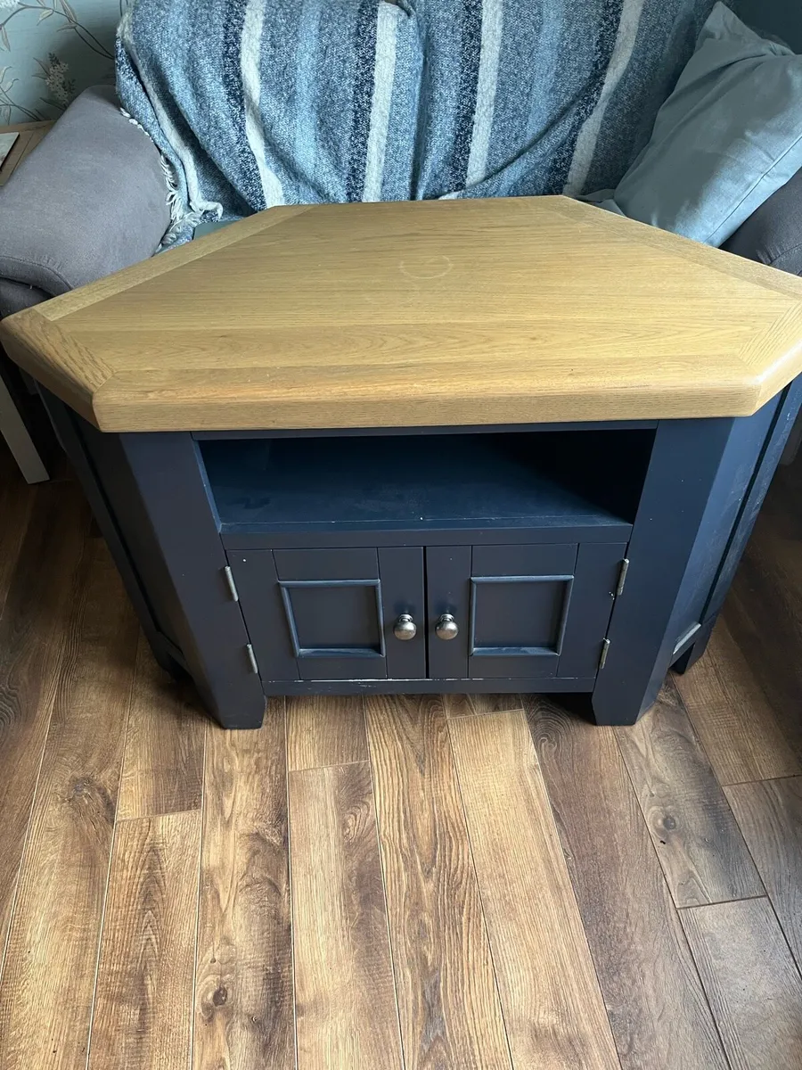 Corner TV Cabinet & matching Console table - Image 1