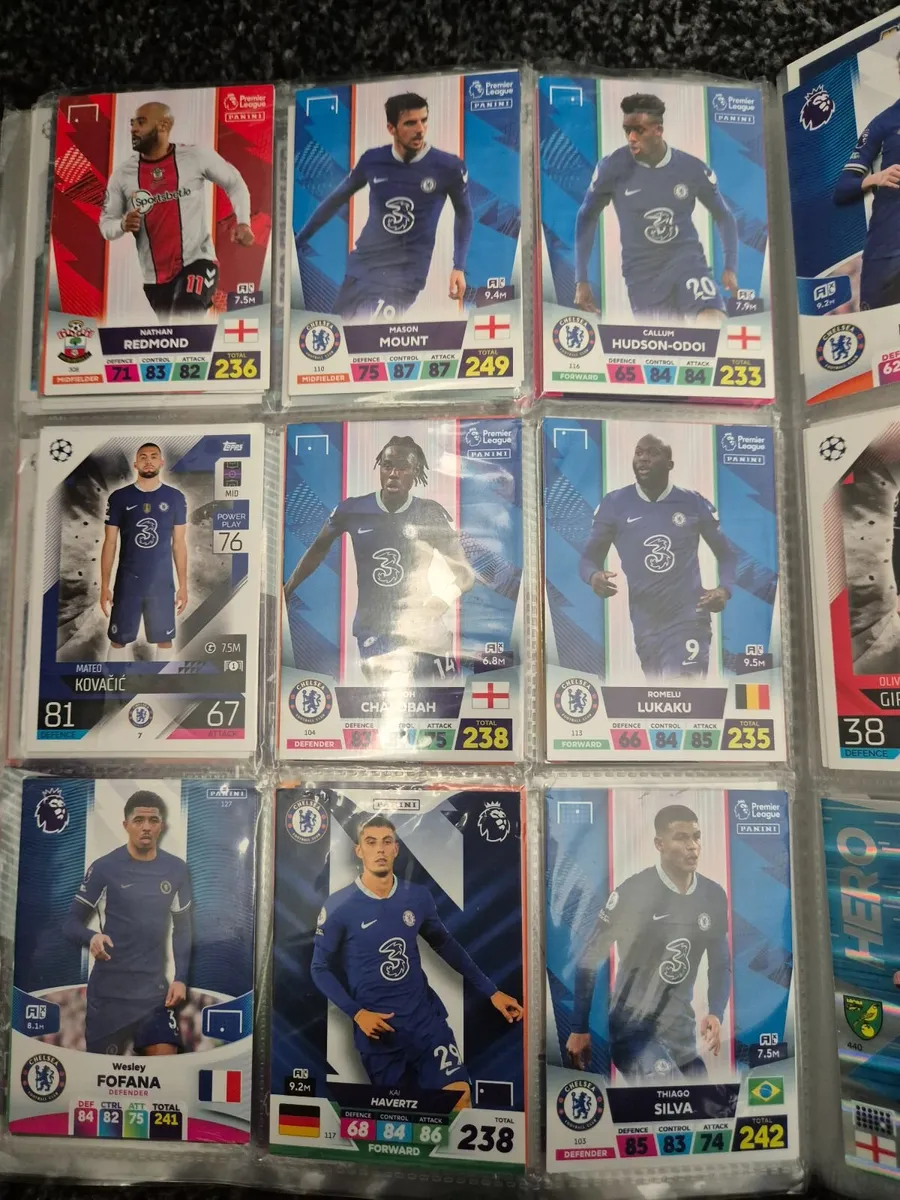 Football Cards - Image 1
