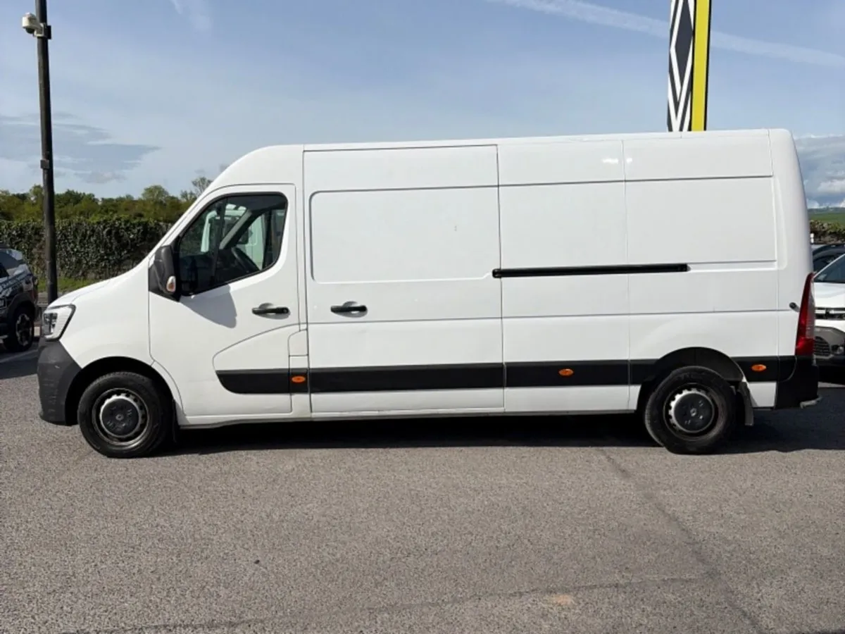 Renault Master LM35  LOW KMS ex vat price displaye - Image 4