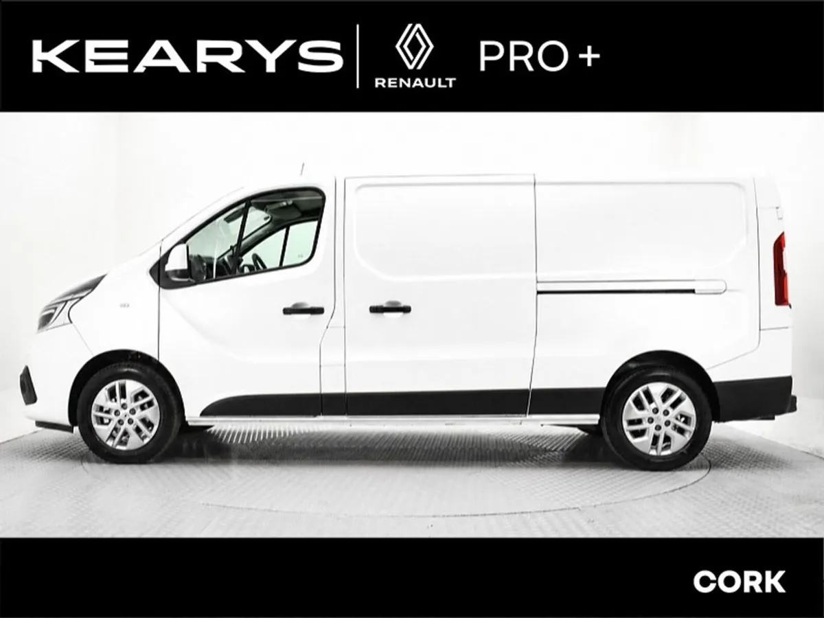 Renault Trafic LL30 Energy dCi 145 Sport MY19 - Image 3