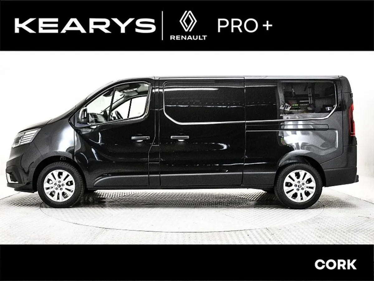 Renault Trafic LL30 Blue dCi 130 Sport Panel Van M - Image 3