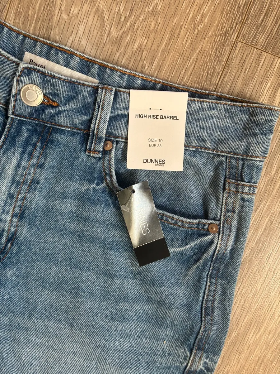 NEW Blue High-Waisted Barrel Leg Jeans: Size 10 - Image 1
