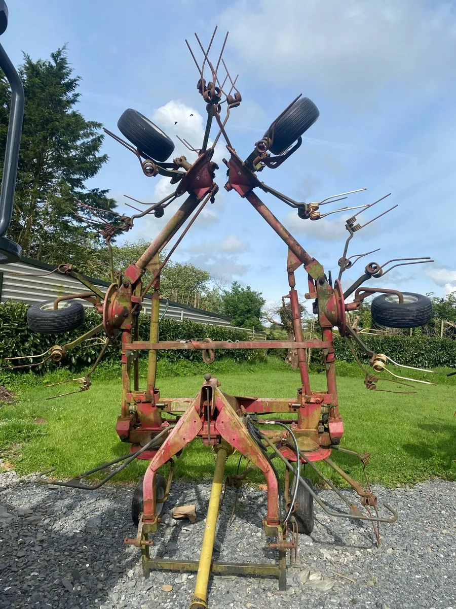 6 rotor Tedder - Image 1