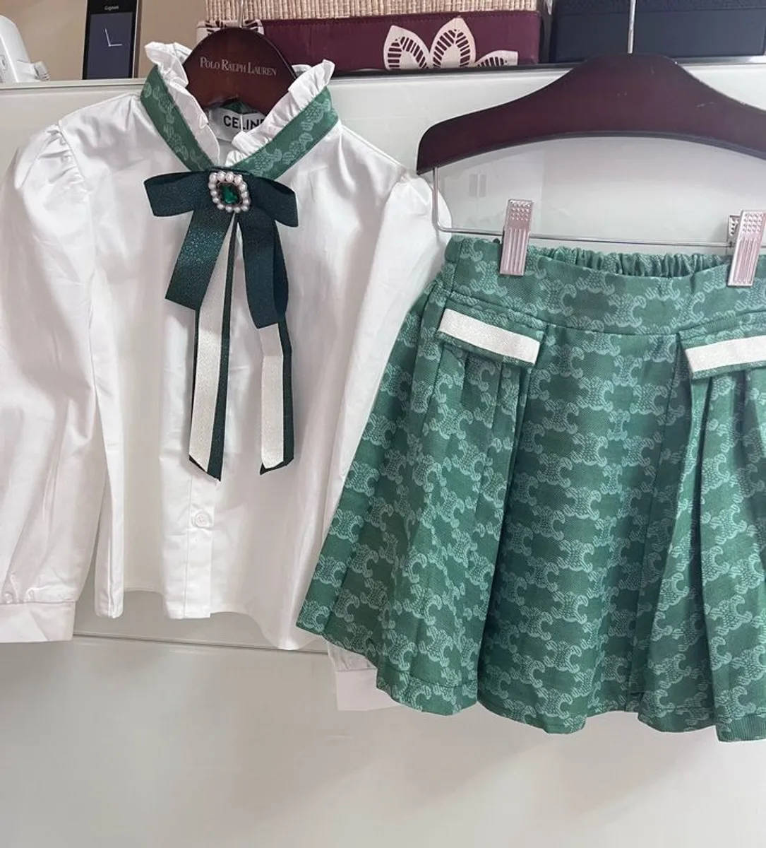 CE girls shirt and shirt set 4/5yrs - Image 2