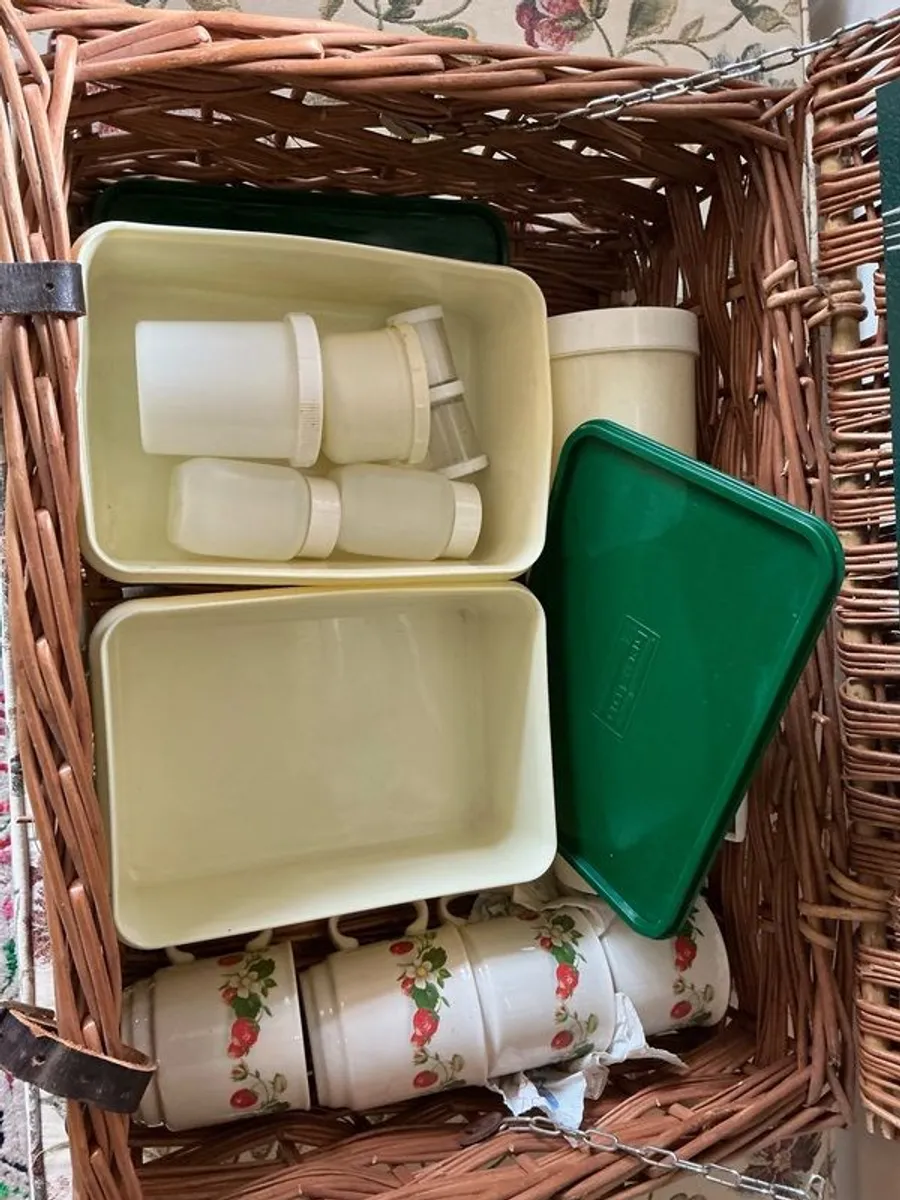 Vintage Picnic Basket - Image 4
