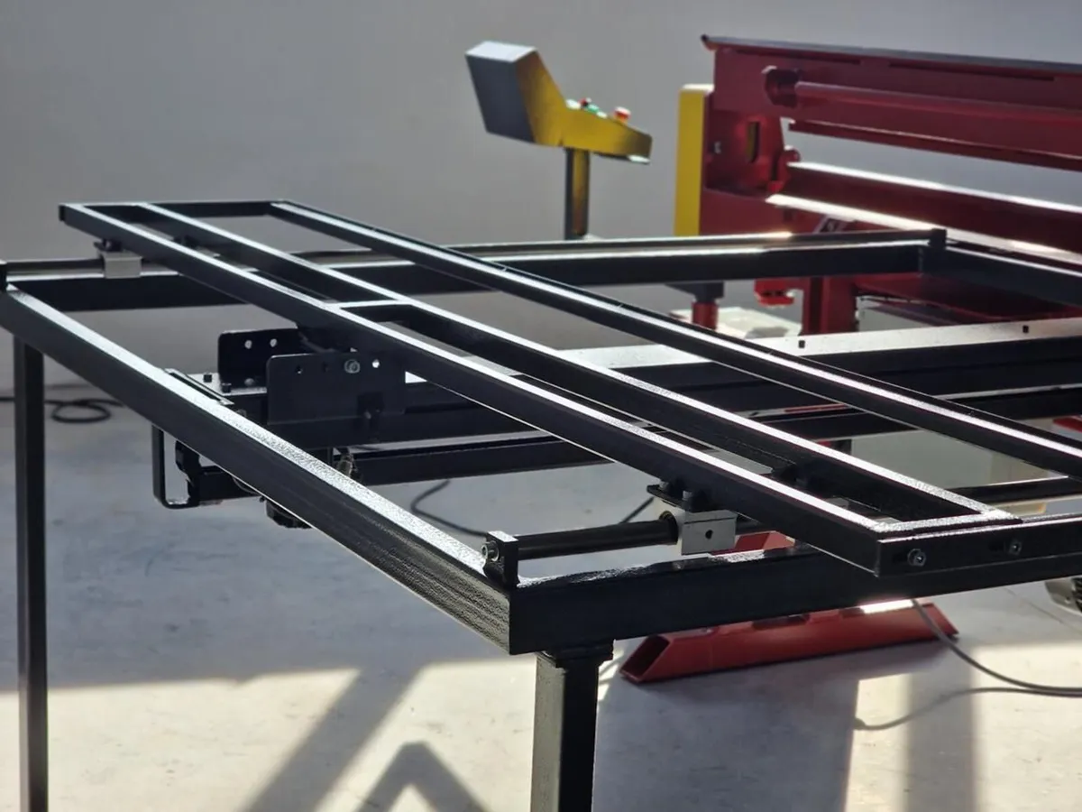 electric sheet metal folder RED-3200/1mm with foot - Image 4
