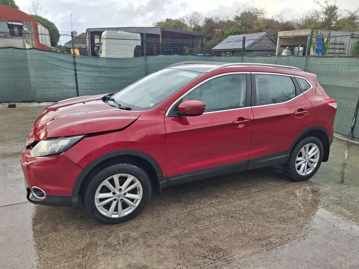 2017 Nissan Qashqai Light Damage - Image 1
