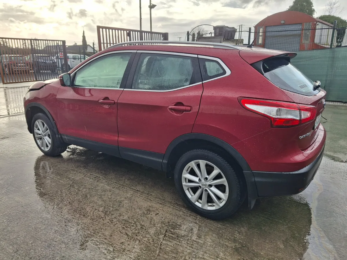 2017 Nissan Qashqai Light Damage - Image 4