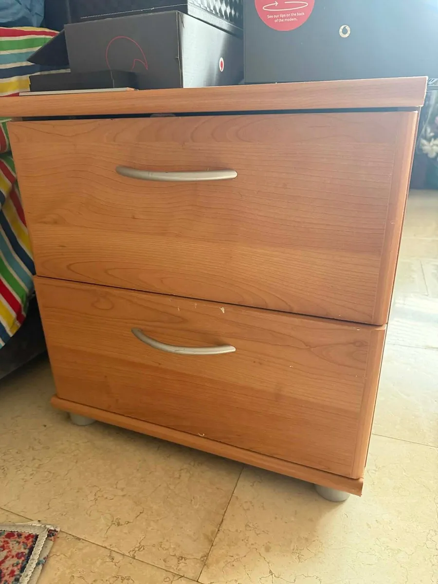 Bedside lockers