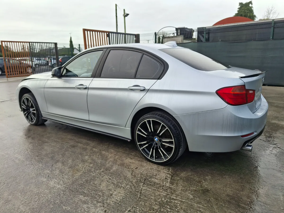 2012 BMW 320d Light Damage - Image 4
