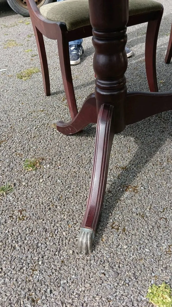 Mahogany table and chairs - Image 4