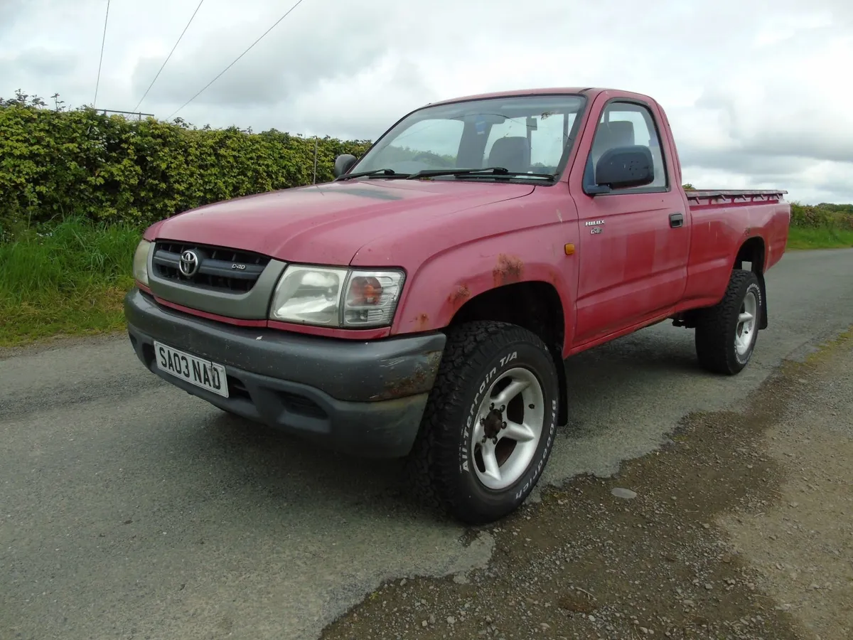 Toyota Hilux 2003 - Image 4