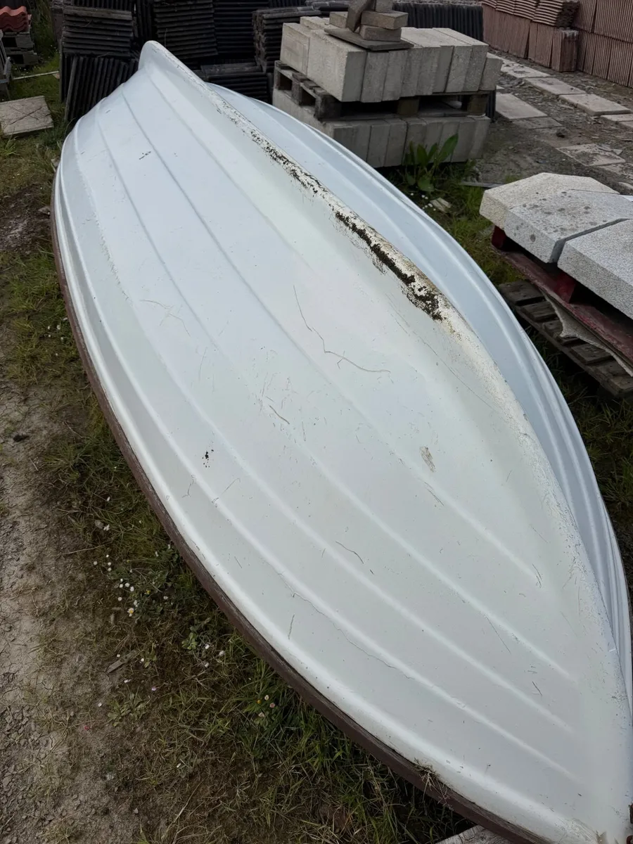 Fibre glass boat - Image 4