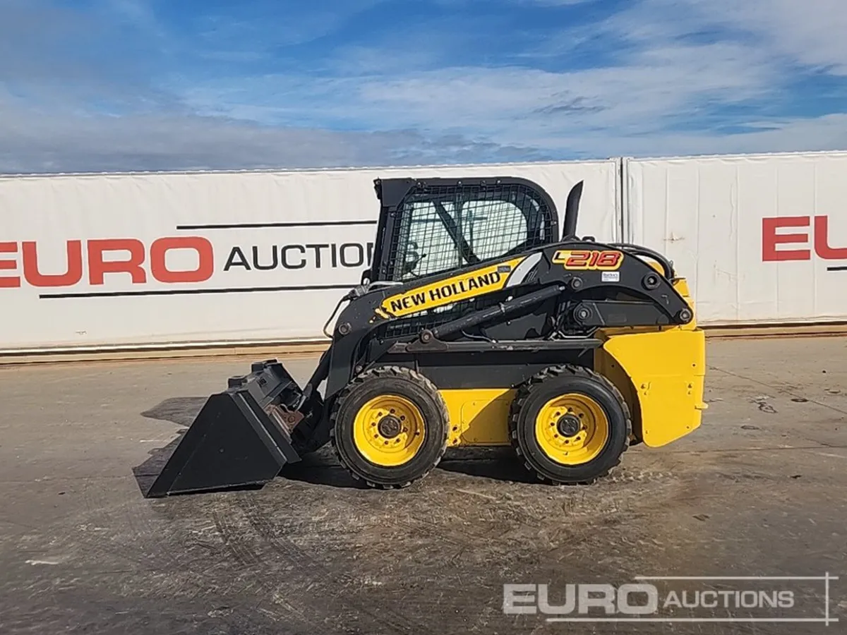 2017 New Holland L218 - Image 1
