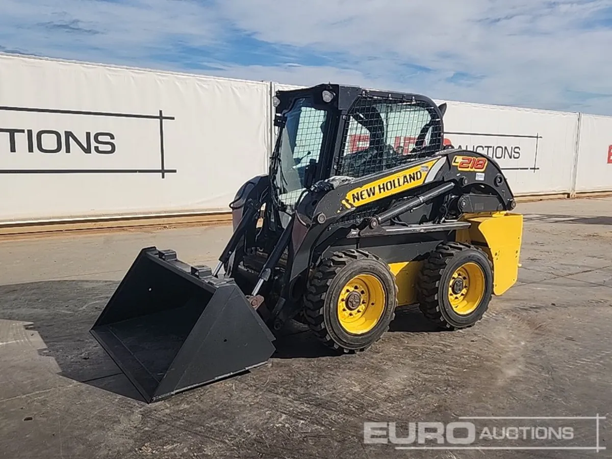 2017 New Holland L218 - Image 3