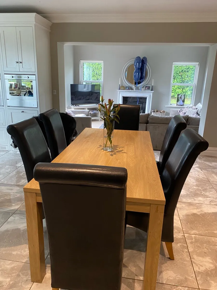 Table & Chairs - Image 2