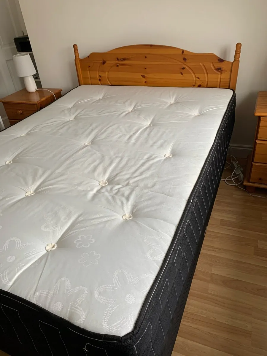 Double bed - Image 1