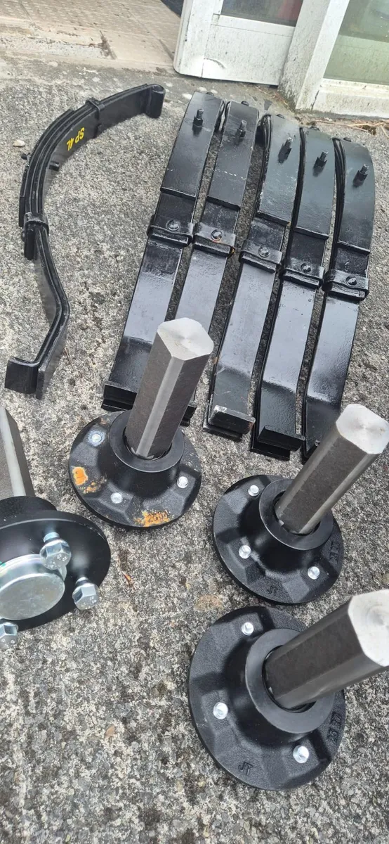 Stubs and leaf springs +  wheels 🛞