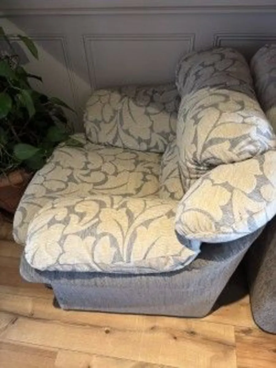 3-piece suite for sale - Image 1