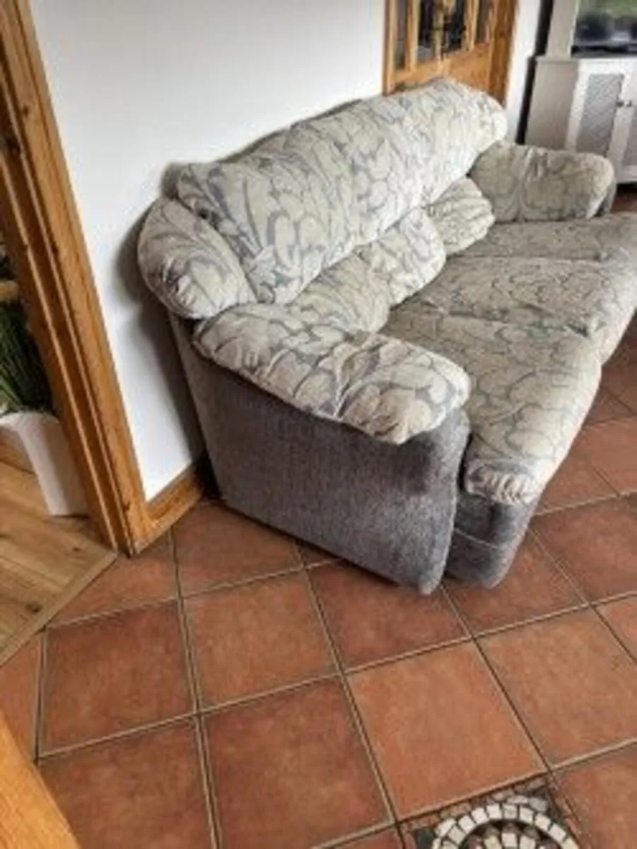 3-piece suite for sale - Image 3