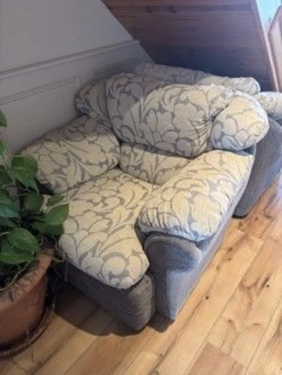 3-piece suite for sale - Image 4