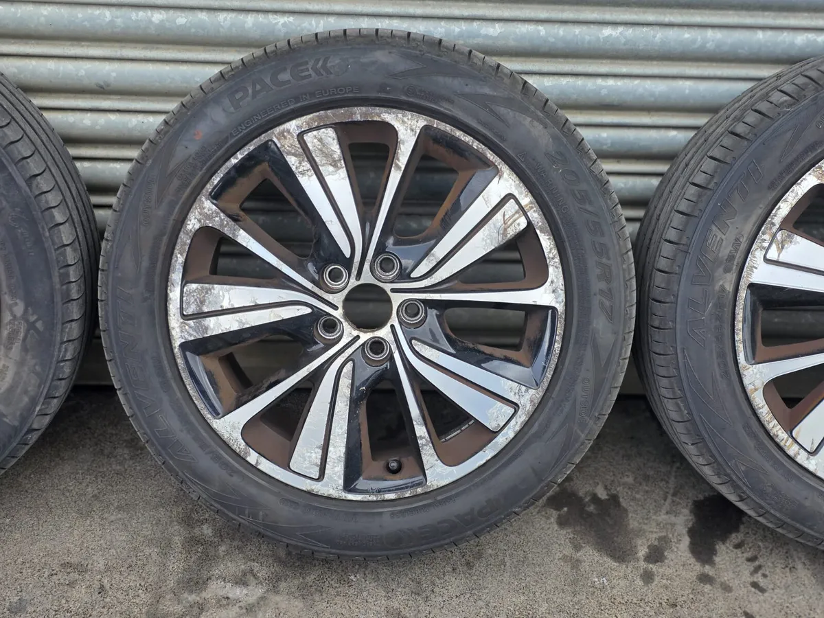 #76 Genuine Citreon 17" 5X108 - Image 4