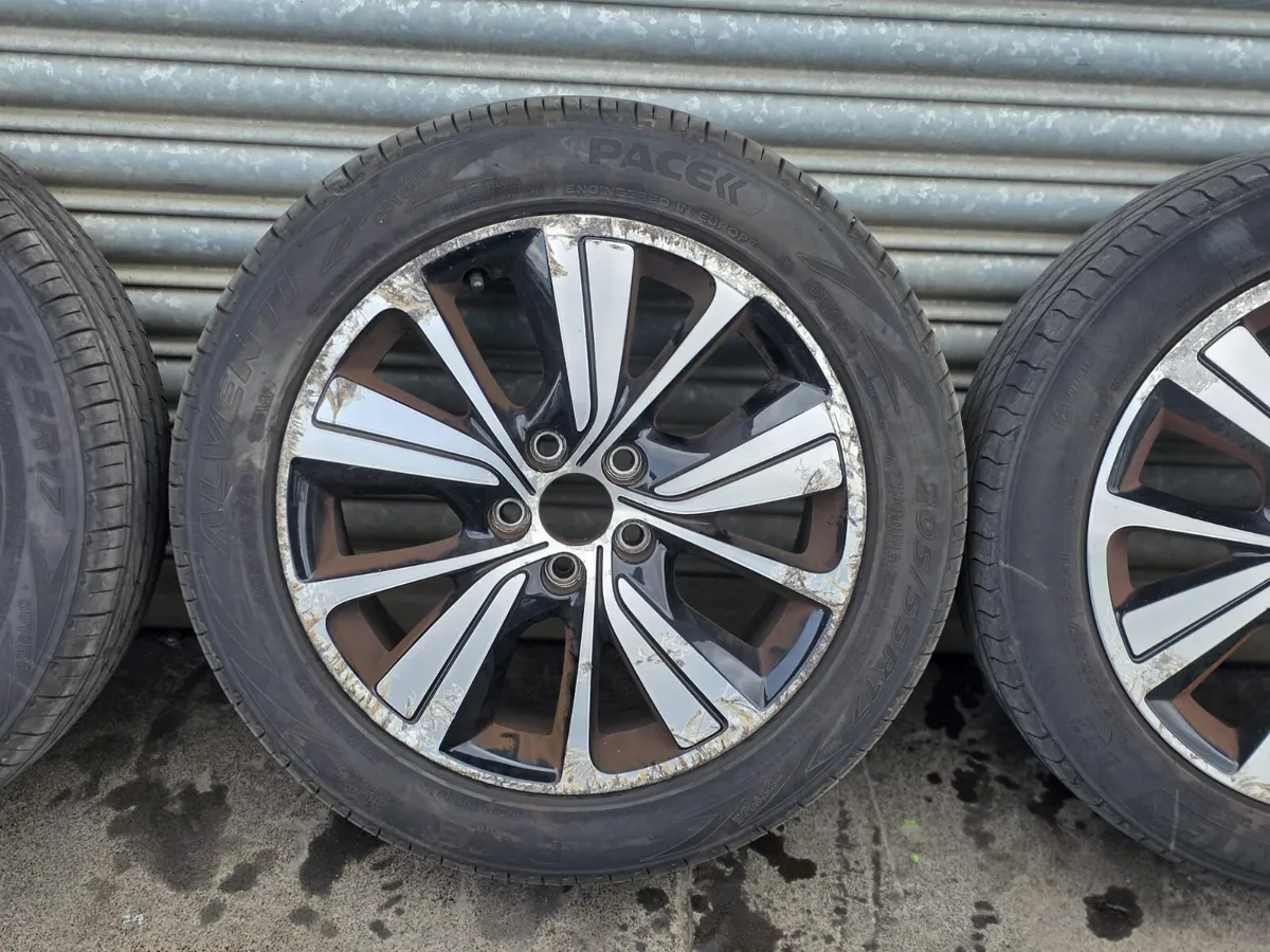 #76 Genuine Citreon 17" 5X108 - Image 3